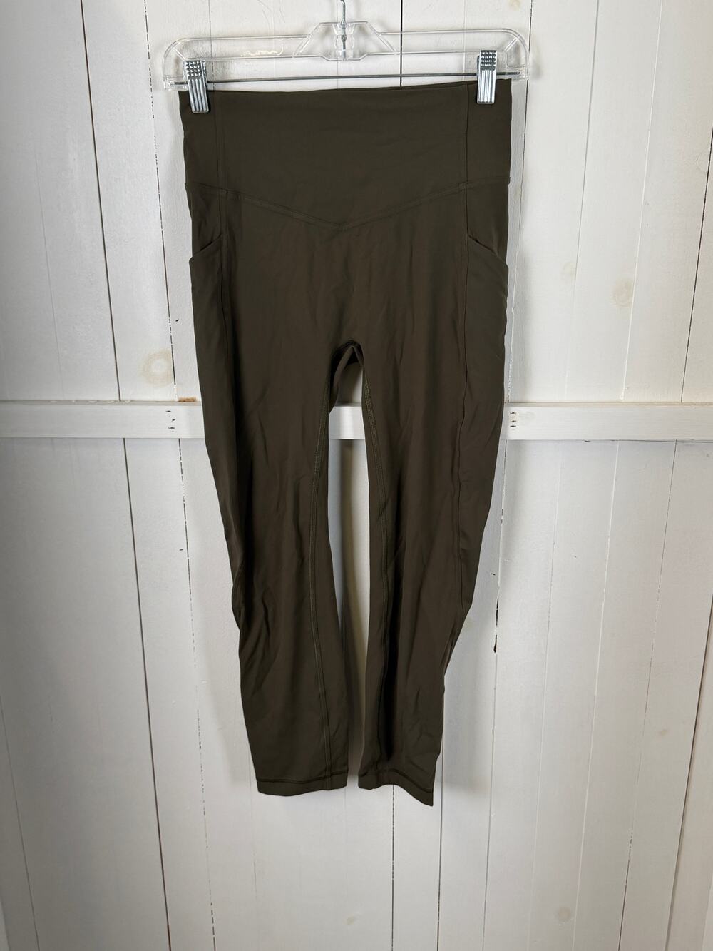 Lululemon Green Capri Leggings Women’s Size 6 Nylon